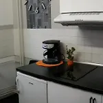 泽勒兹纳鲁达公寓 *